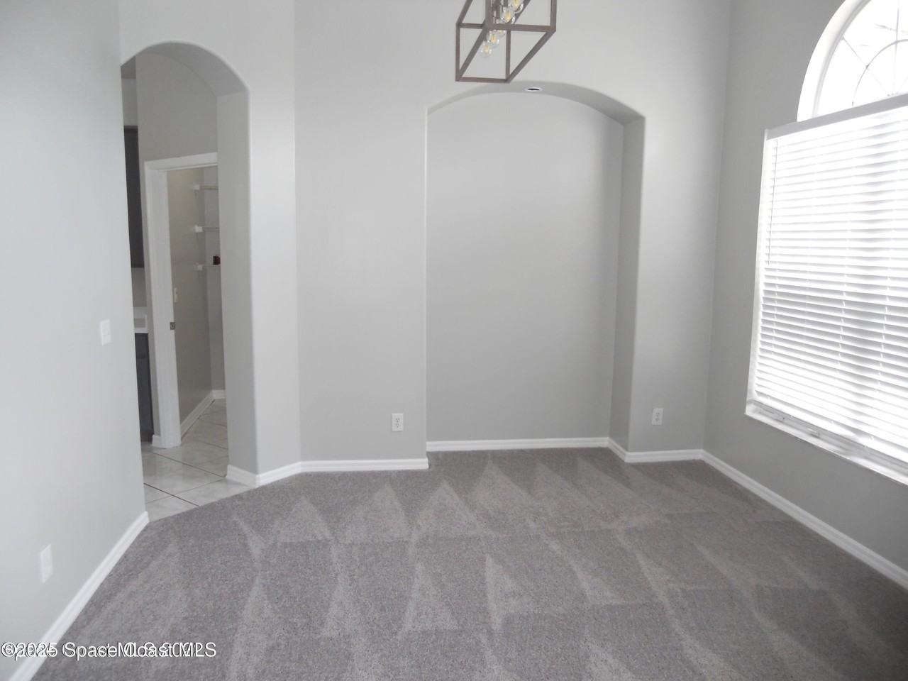 432 Lake Victoria Circle - Photo 2 of 17