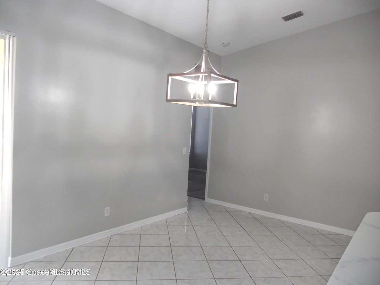 432 Lake Victoria Circle - Photo 7 of 17