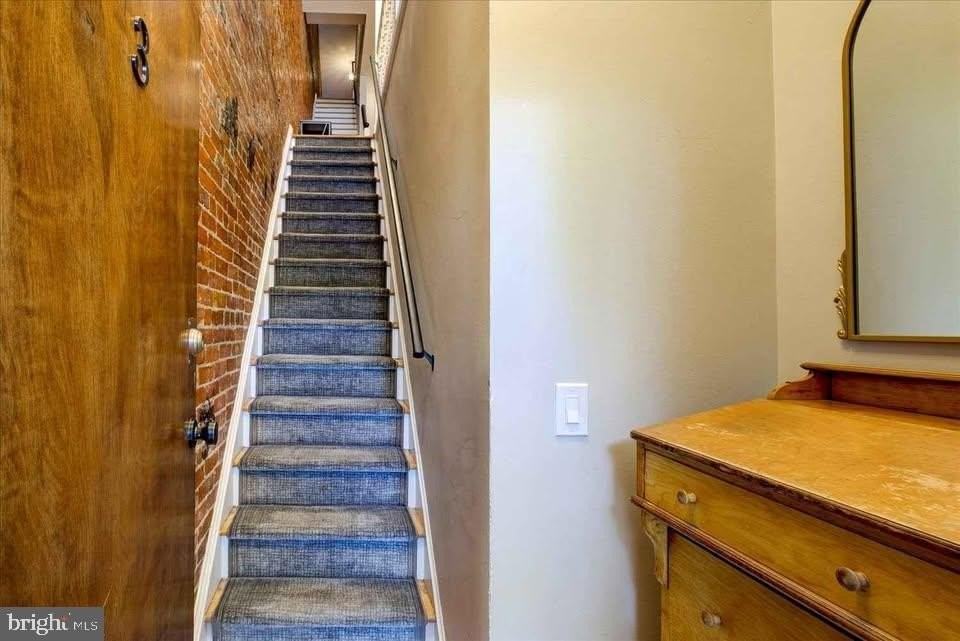 1118 F St Ne Unit 3 #3 - Photo 2 of 15