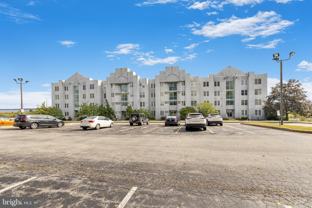 5213UNIT Le Parc Dr Apt 4 #4 - Photo 1 of 1
