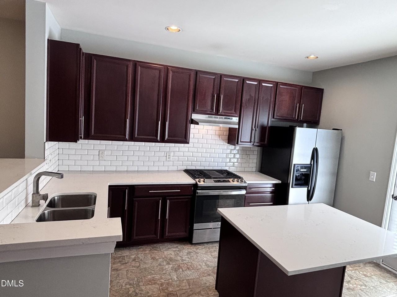 3839 Cary Glen Blvd - Photo 2 of 17