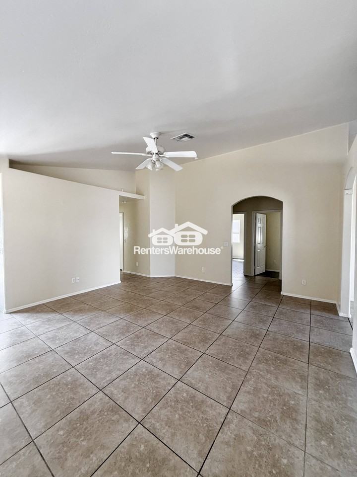 6744 W Northview Ave - Photo 2 of 17