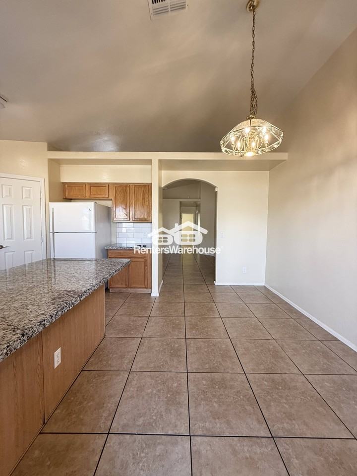 6744 W Northview Ave - Photo 5 of 17