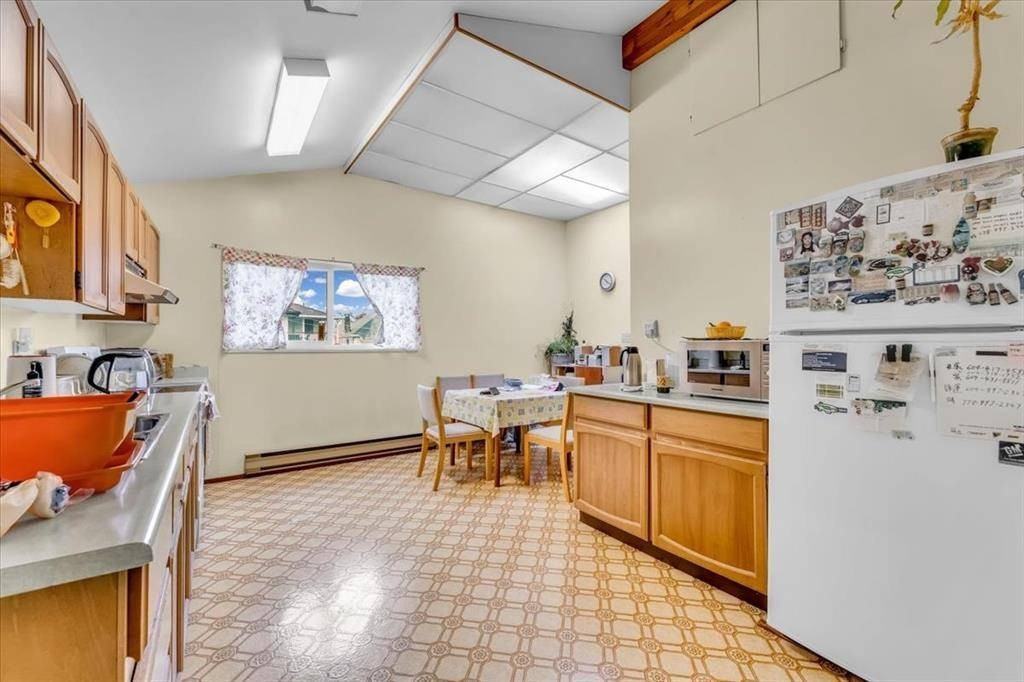 2730 William Street - Photo 3 of 24