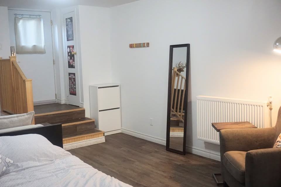 35 Hallam Street #1B - Photo 5 of 13