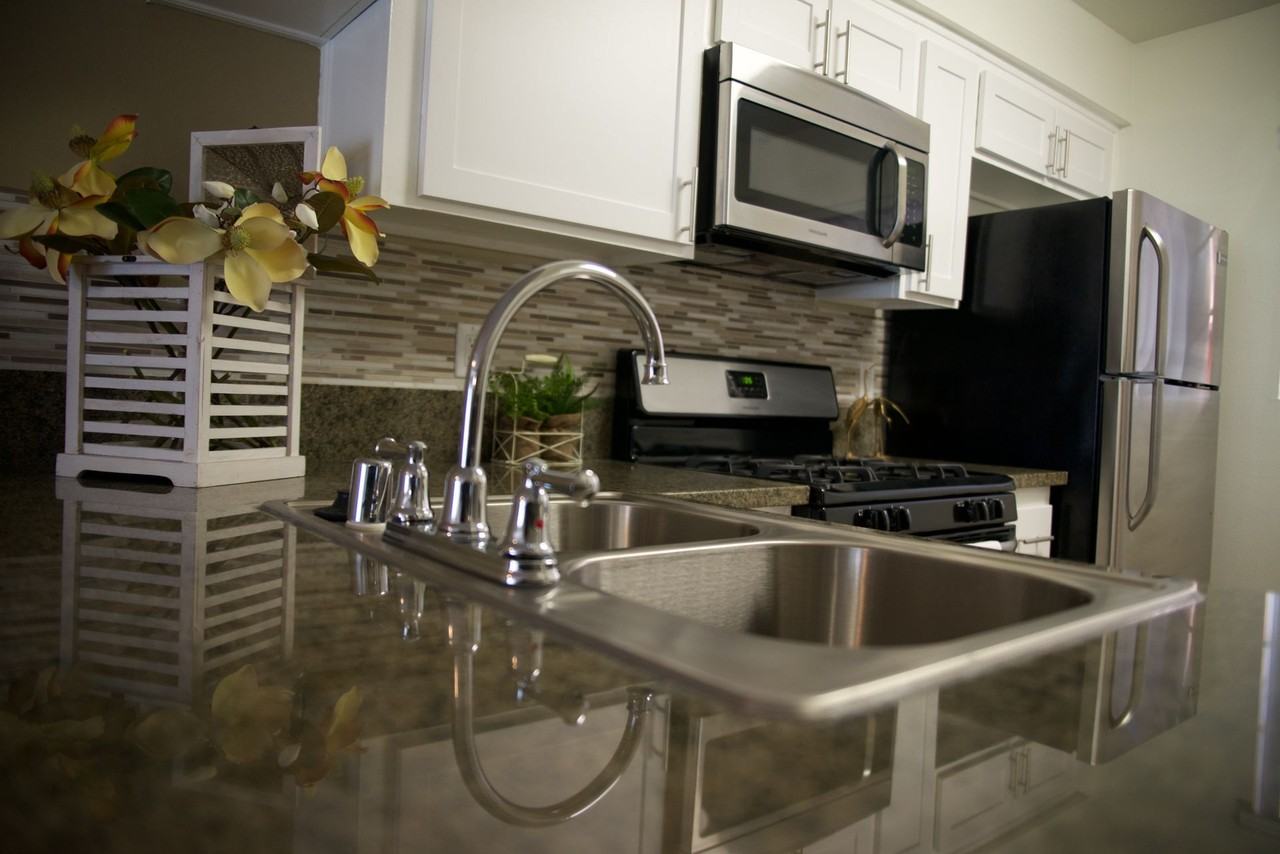 Townhomes on Emerson - Photo 4 of 40