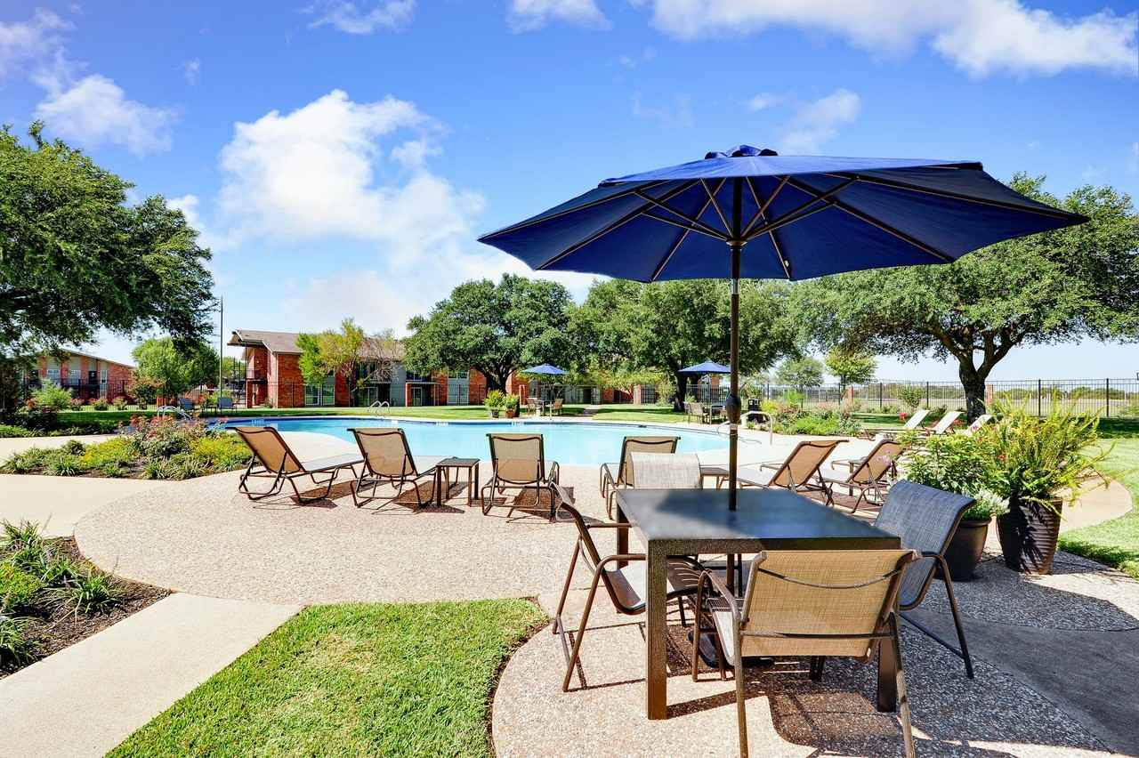 Midtown Temple Apartments - Photo 2 of 15