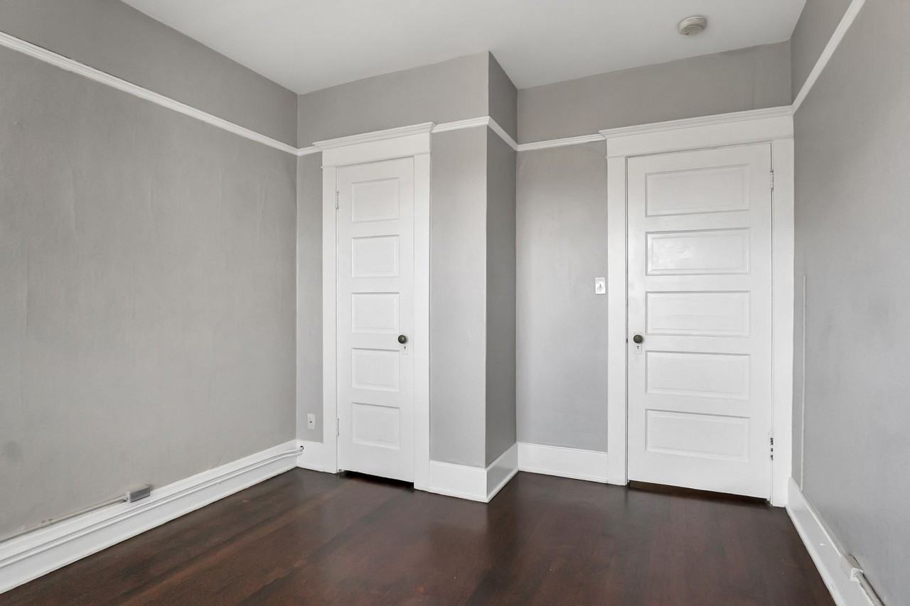 McIlvaine Apartments - Photo 5 of 12