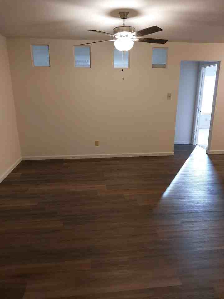 Autumn Ridge - Photo 4 of 36