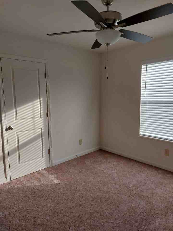 Autumn Ridge - Photo 5 of 36