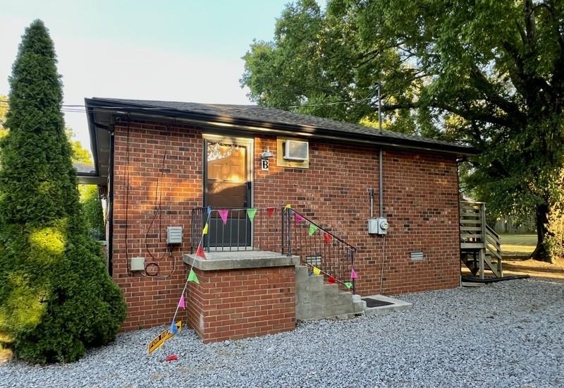 212 Ewing Dr #B - Photo 2 of 22