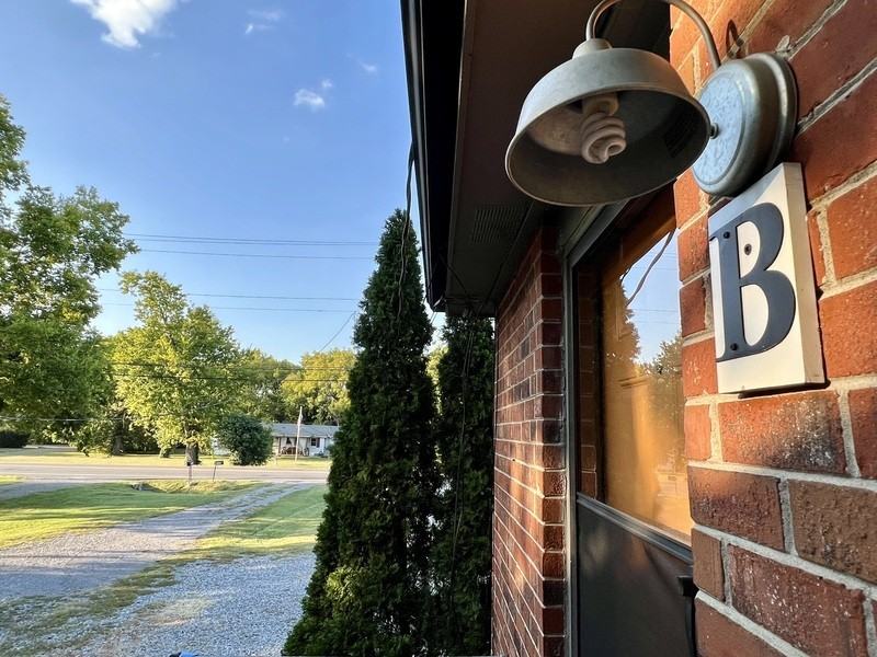 212 Ewing Dr #B - Photo 3 of 22