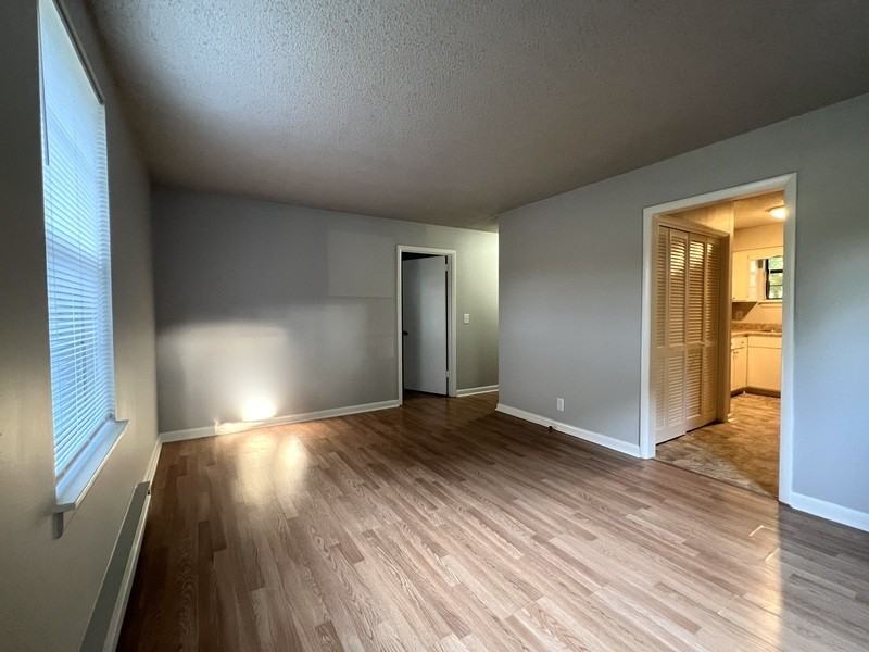 212 Ewing Dr #B - Photo 5 of 22