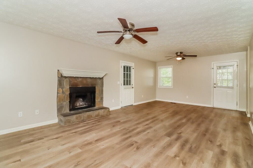 909 N Lassetter Cir - Photo 4 of 16