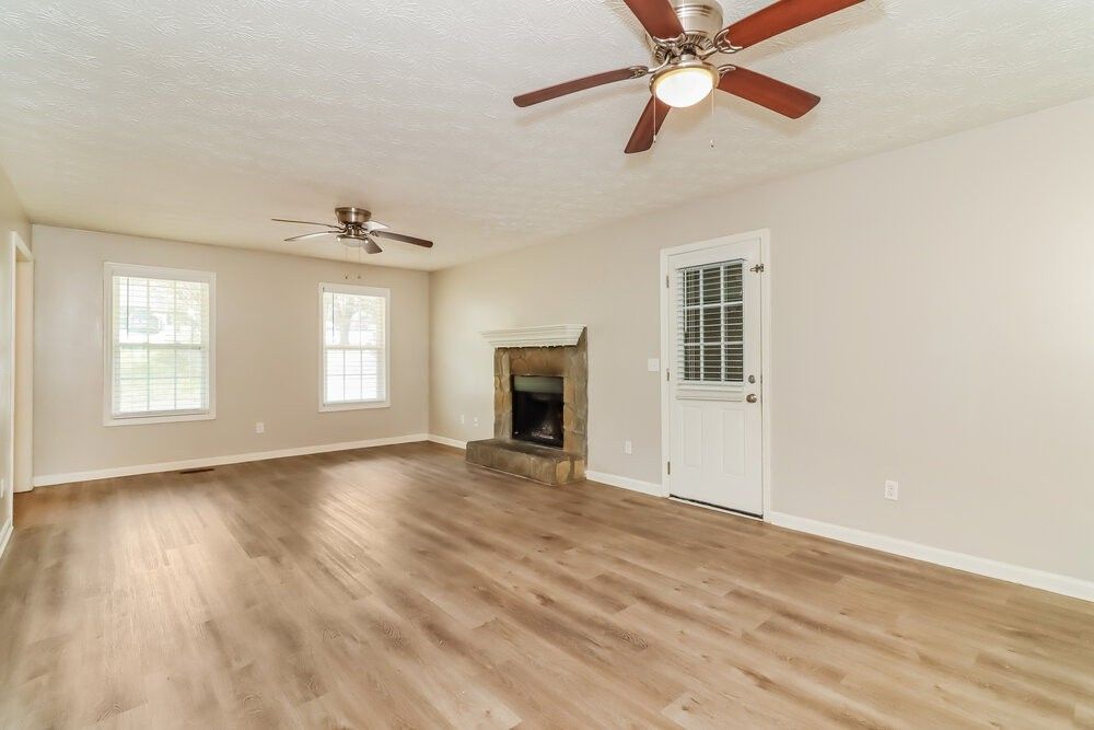 909 N Lassetter Cir - Photo 5 of 16