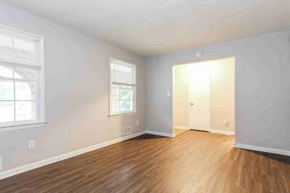 235 Hurst Pt - Photo 4 of 16