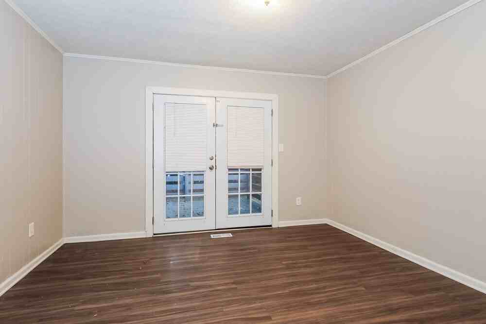 235 Hurst Pt - Photo 5 of 16