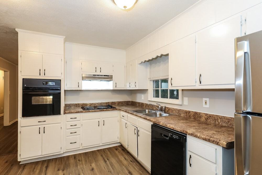 235 Hurst Pt - Photo 7 of 16