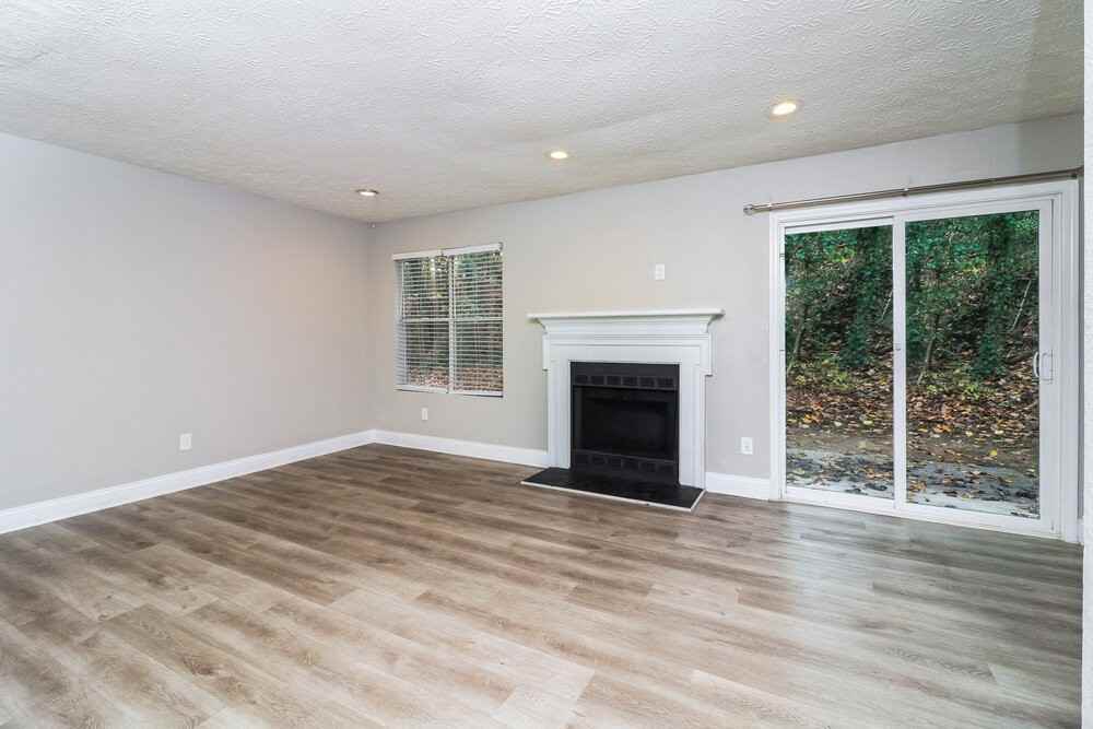 2959 Sugarcreek Ln Se - Photo 5 of 17