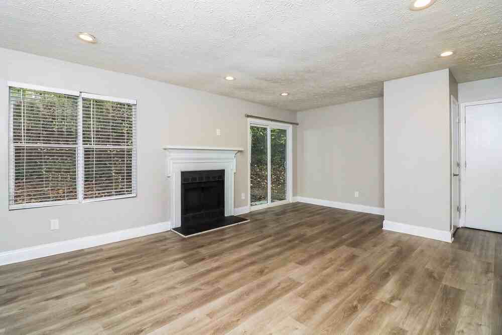 2959 Sugarcreek Ln Se - Photo 6 of 17