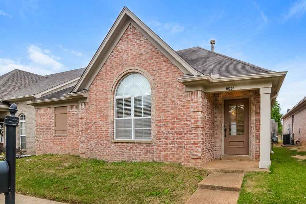 10253 Eveninghill Dr - Photo 3 of 16
