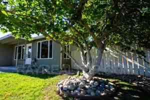 featured image of 1099 Bradford Dr