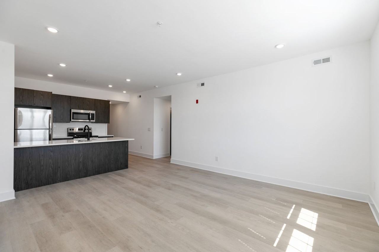 Brand New Luxury Apartments - Photo 7 of 34