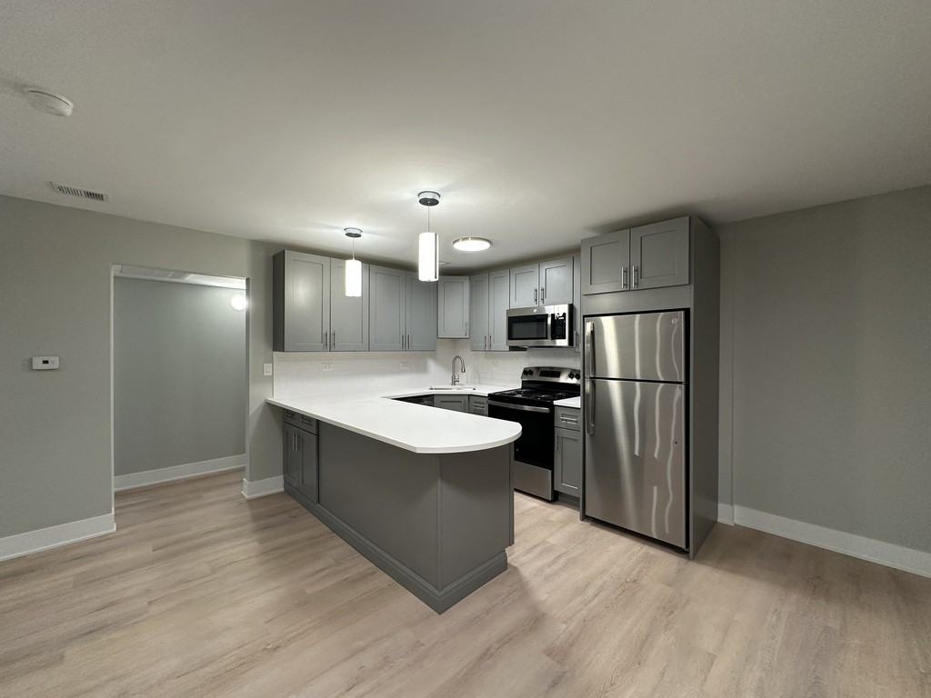 1220 North Lasalle Drive #4D - Photo 2 of 21