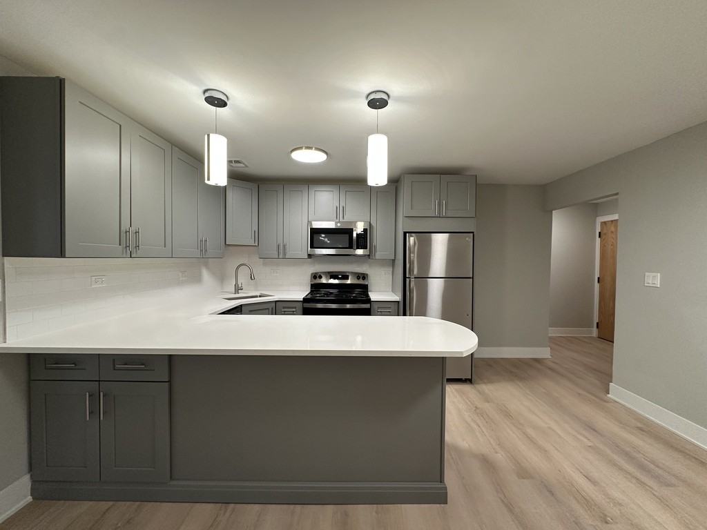 1220 North Lasalle Drive #4D - Photo 3 of 21