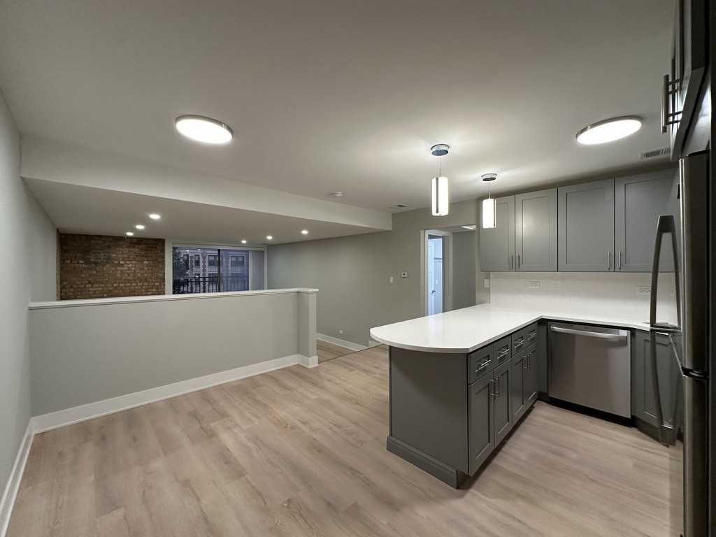 1220 North Lasalle Drive #4D - Photo 7 of 21