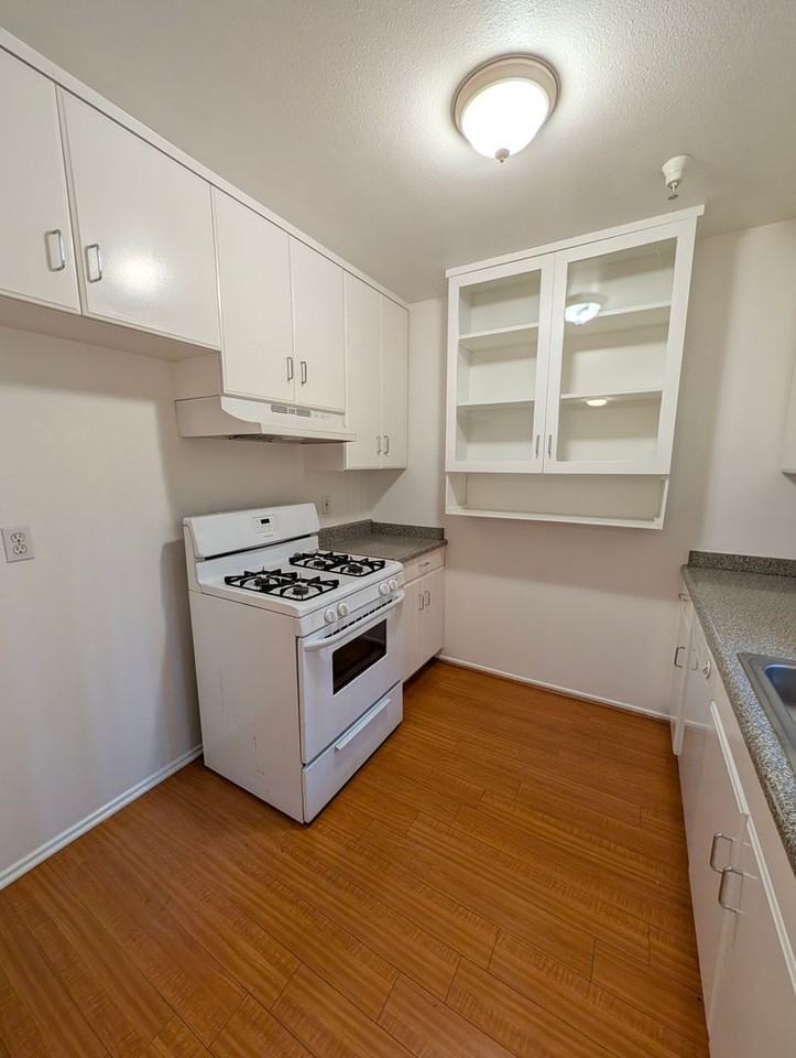 YaYa Valerio, LLC - Photo 5 of 37