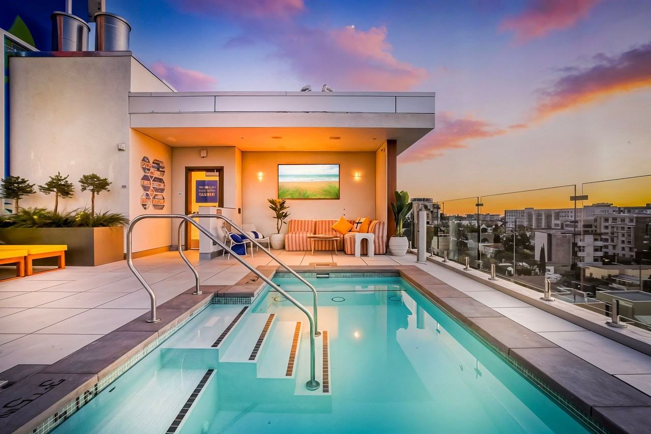 8th and U - Photo 2 of 34