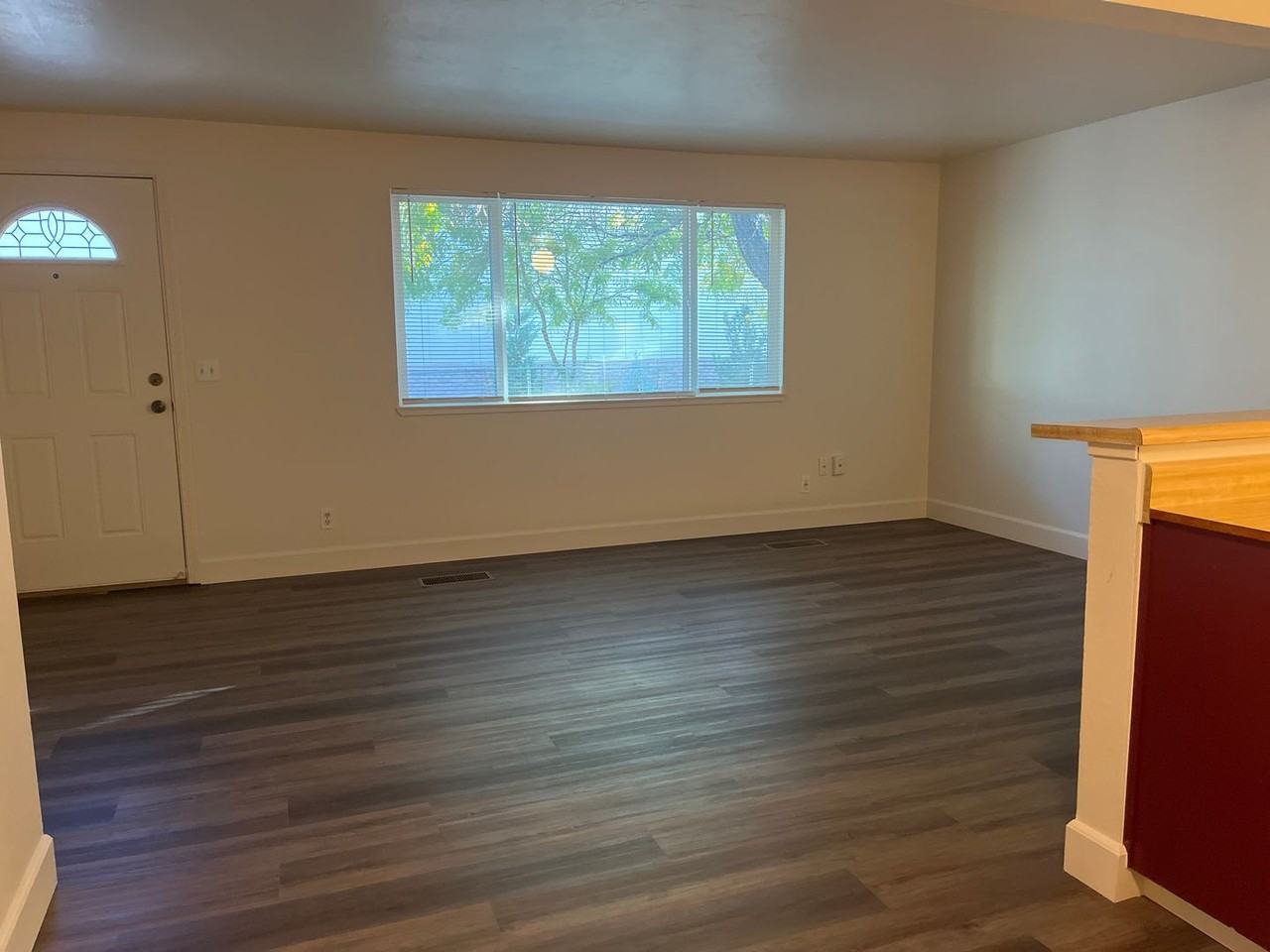 1533 E Long St - Photo 3 of 14