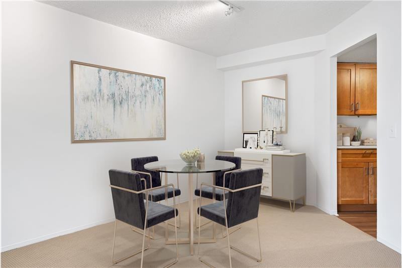 829 North Dearborn Street #09 - Photo 3 of 5