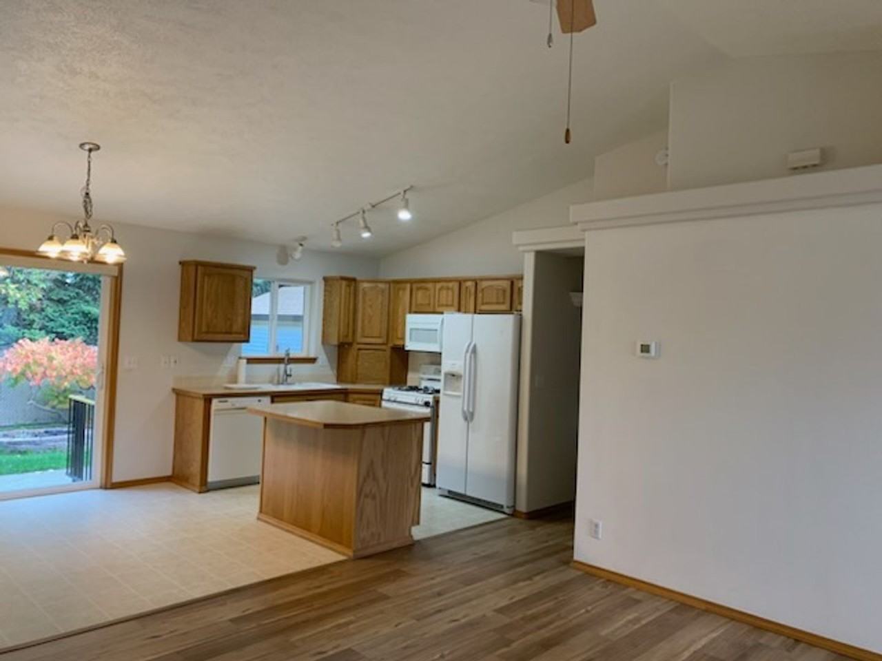 9049 N Torrey Ln - Photo 6 of 26