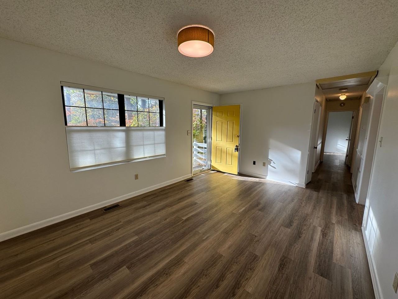 702 Holly Ave - Photo 7 of 35