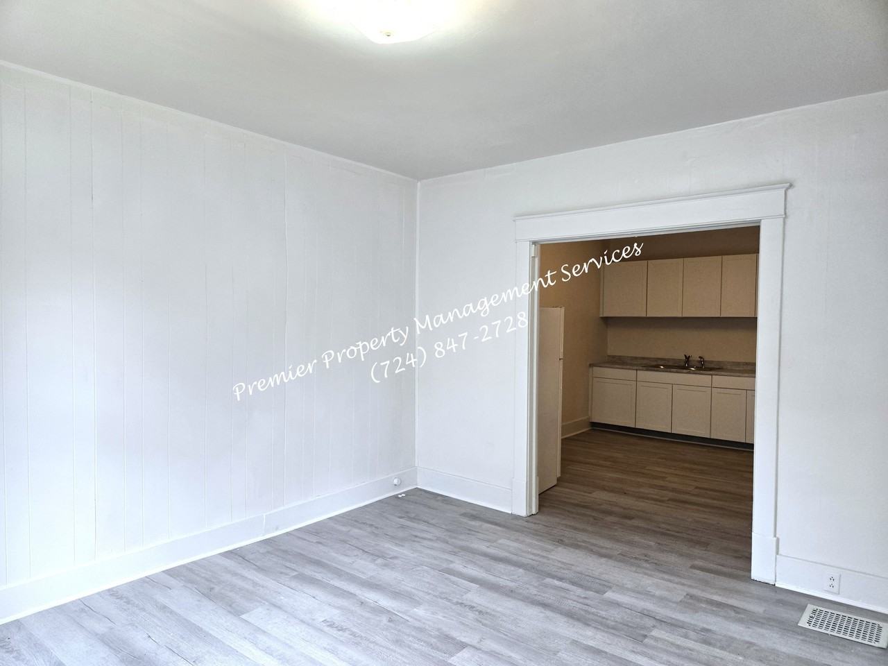 331 W North St (Butler) - Photo 5 of 49