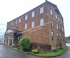 featured image of 518 W Cunningham St