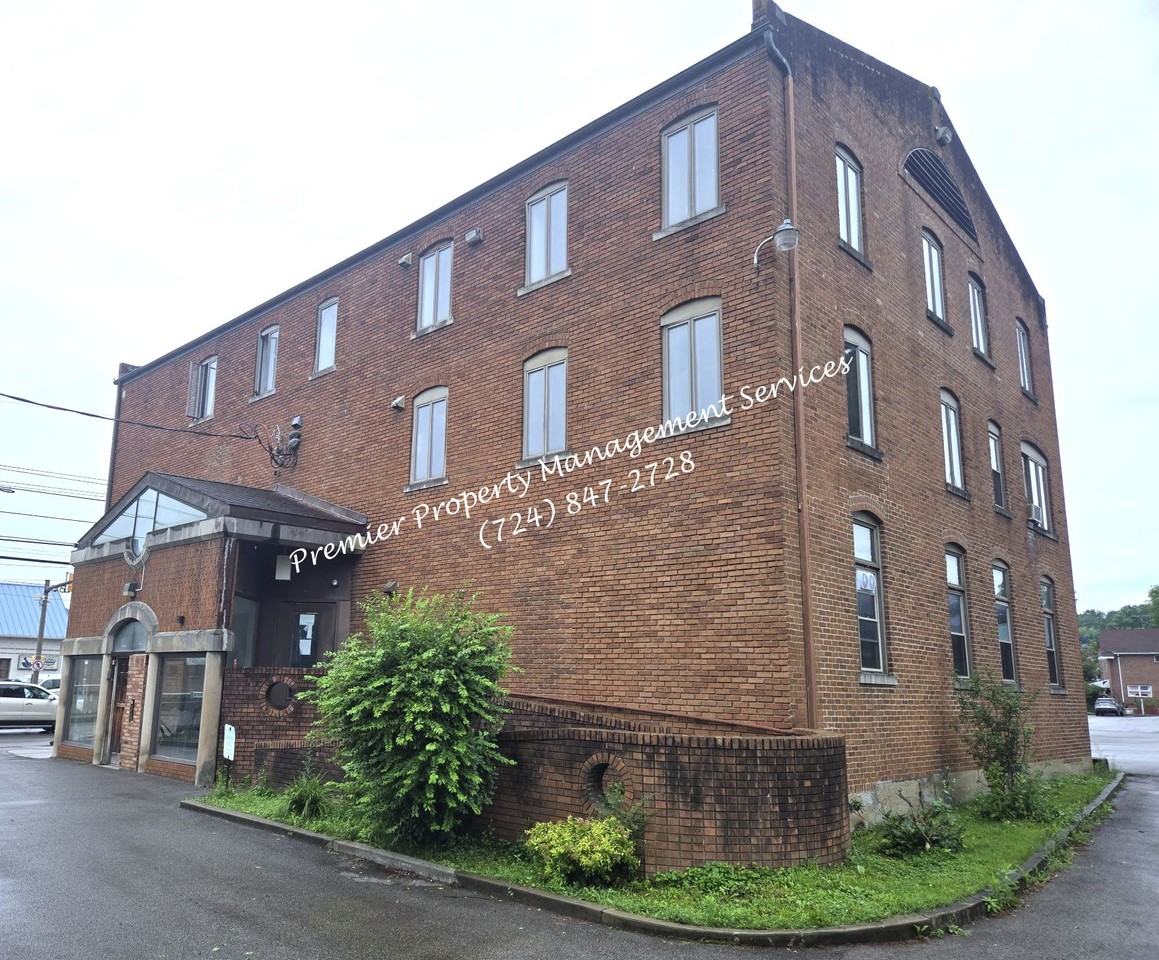 518 W Cunningham Street (Butler) - Photo 2 of 21