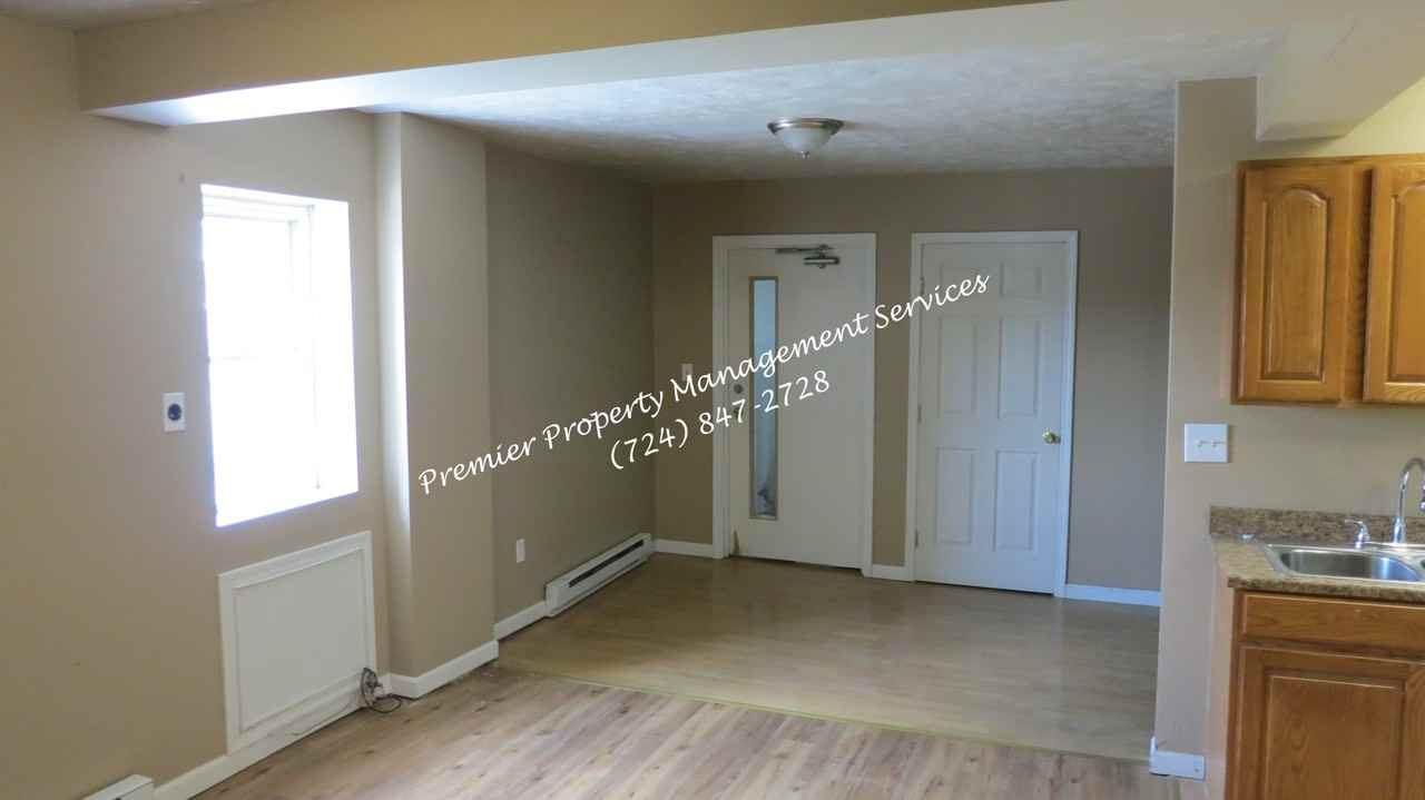 527-531 Midland Ave (Midland) - Photo 3 of 18