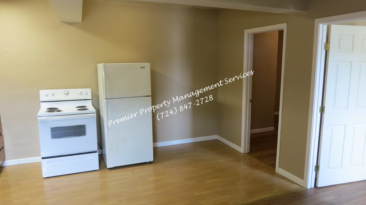 527-531 Midland Ave (Midland) - Photo 7 of 18