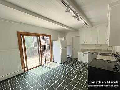 12 Chapman Ave - Photo 2 of 11
