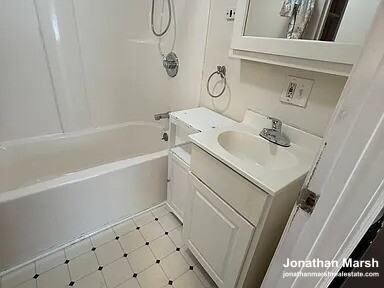 12 Chapman Ave - Photo 3 of 11