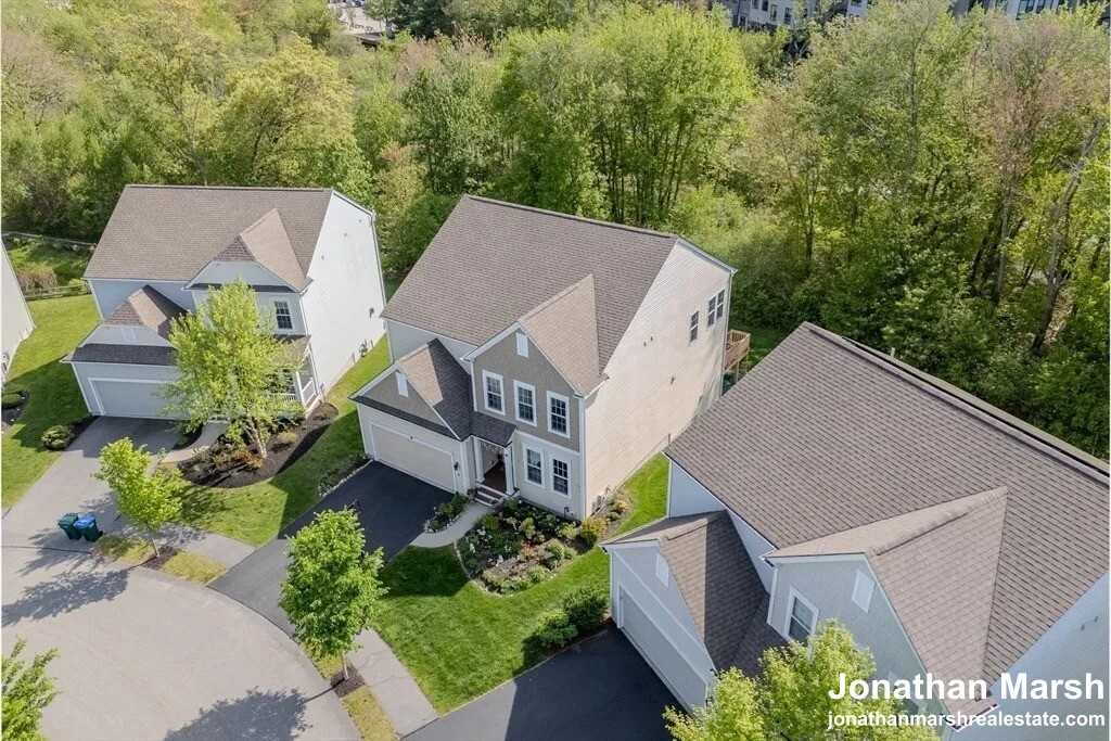 156 Stonehaven Dr - Photo 3 of 8
