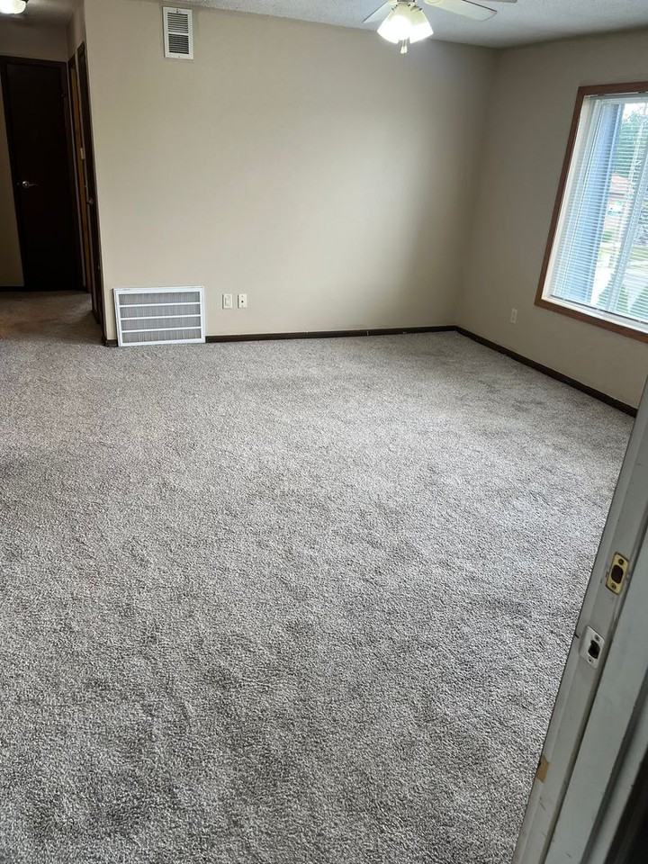 1231 N Dakota Ave #12 - Photo 3 of 20
