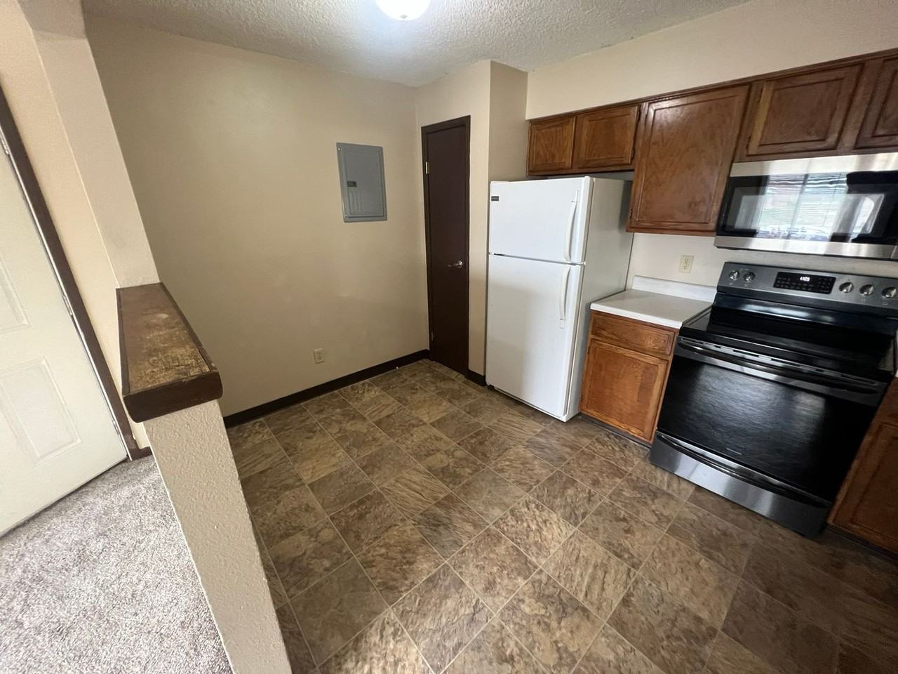 1231 N Dakota Ave #12 - Photo 7 of 20