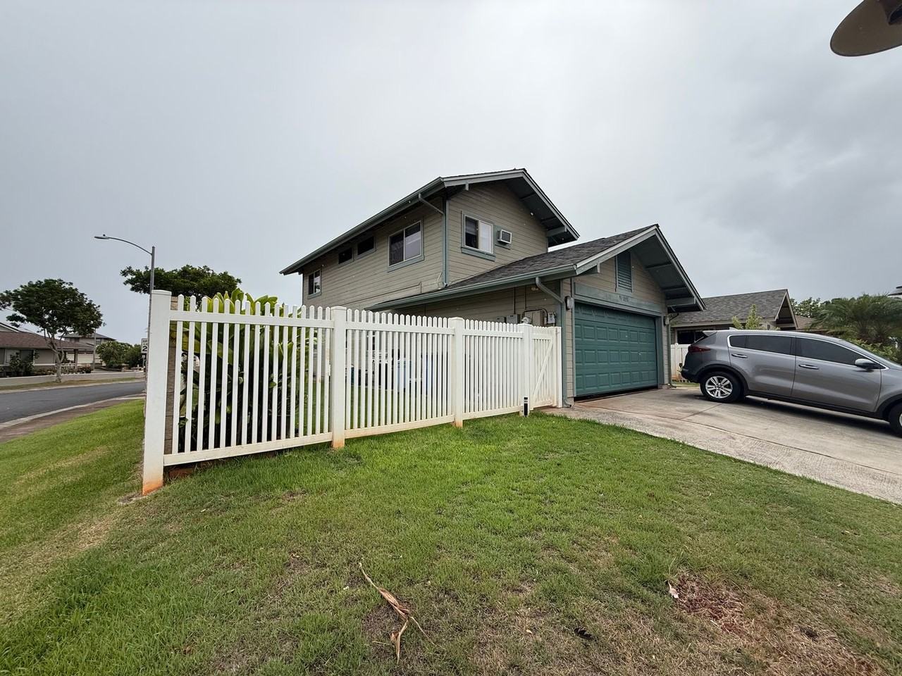 94-1098 Awalua St - Photo 2 of 34