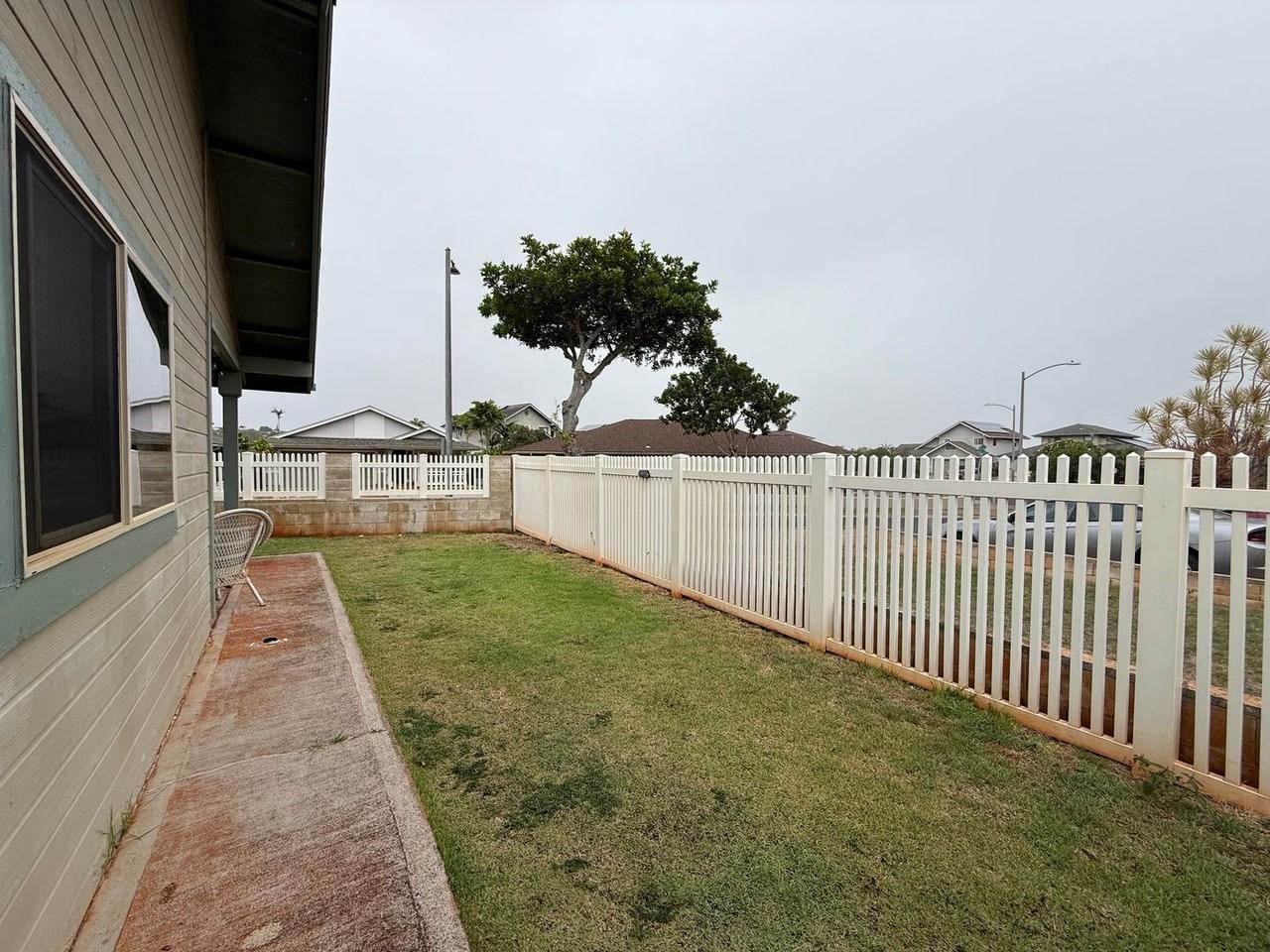 94-1098 Awalua St - Photo 5 of 34
