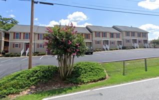 featured image of 204 Oak St