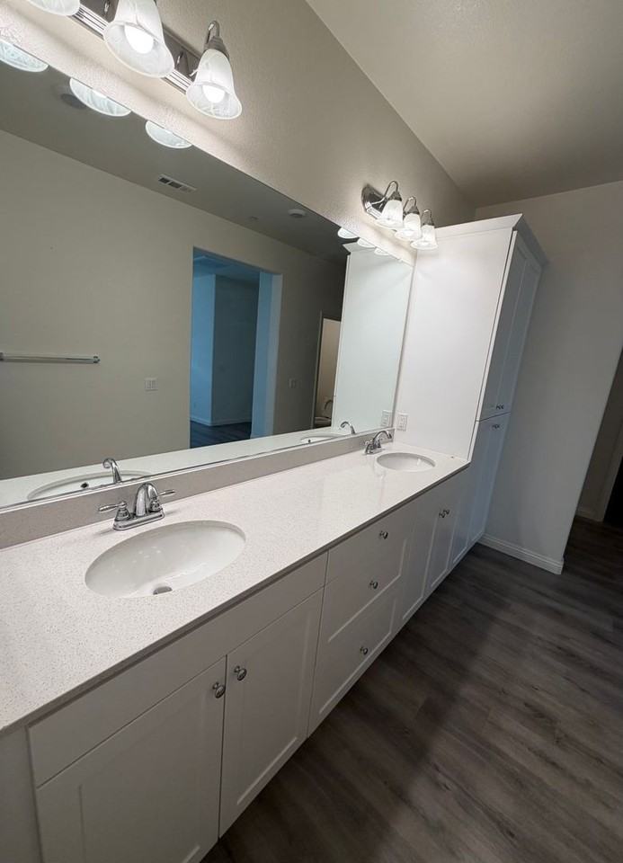 5584 Soria Dr - Photo 6 of 8